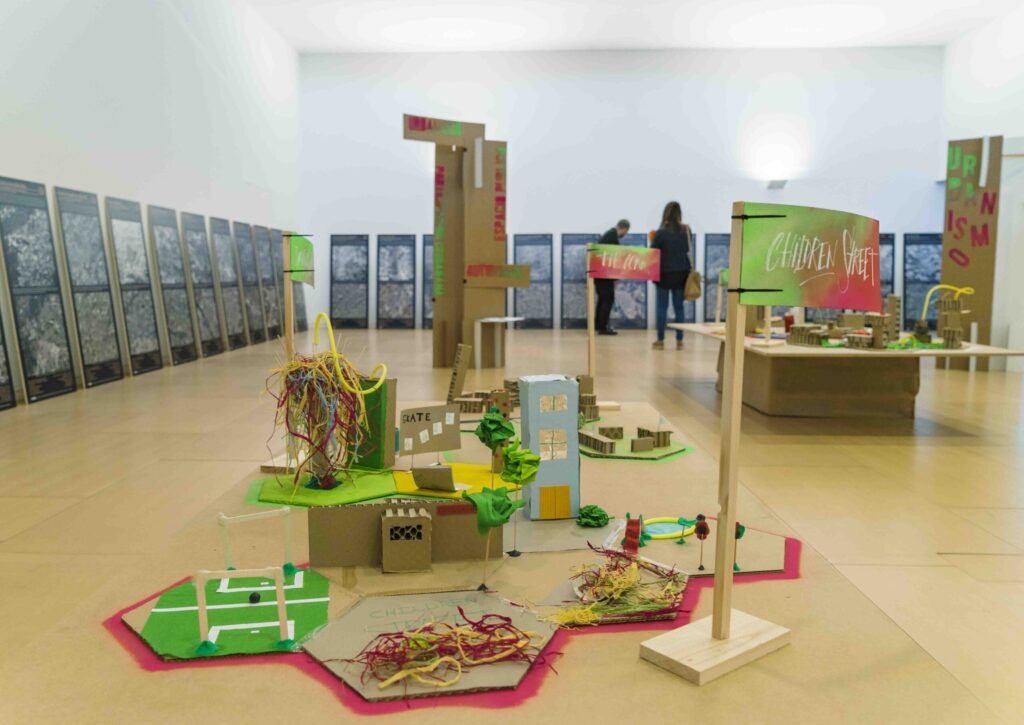 Exposición premios de urbanismo y ordenación del territorio con los resultados del proyecto Urbanismo e infancia en Mérida